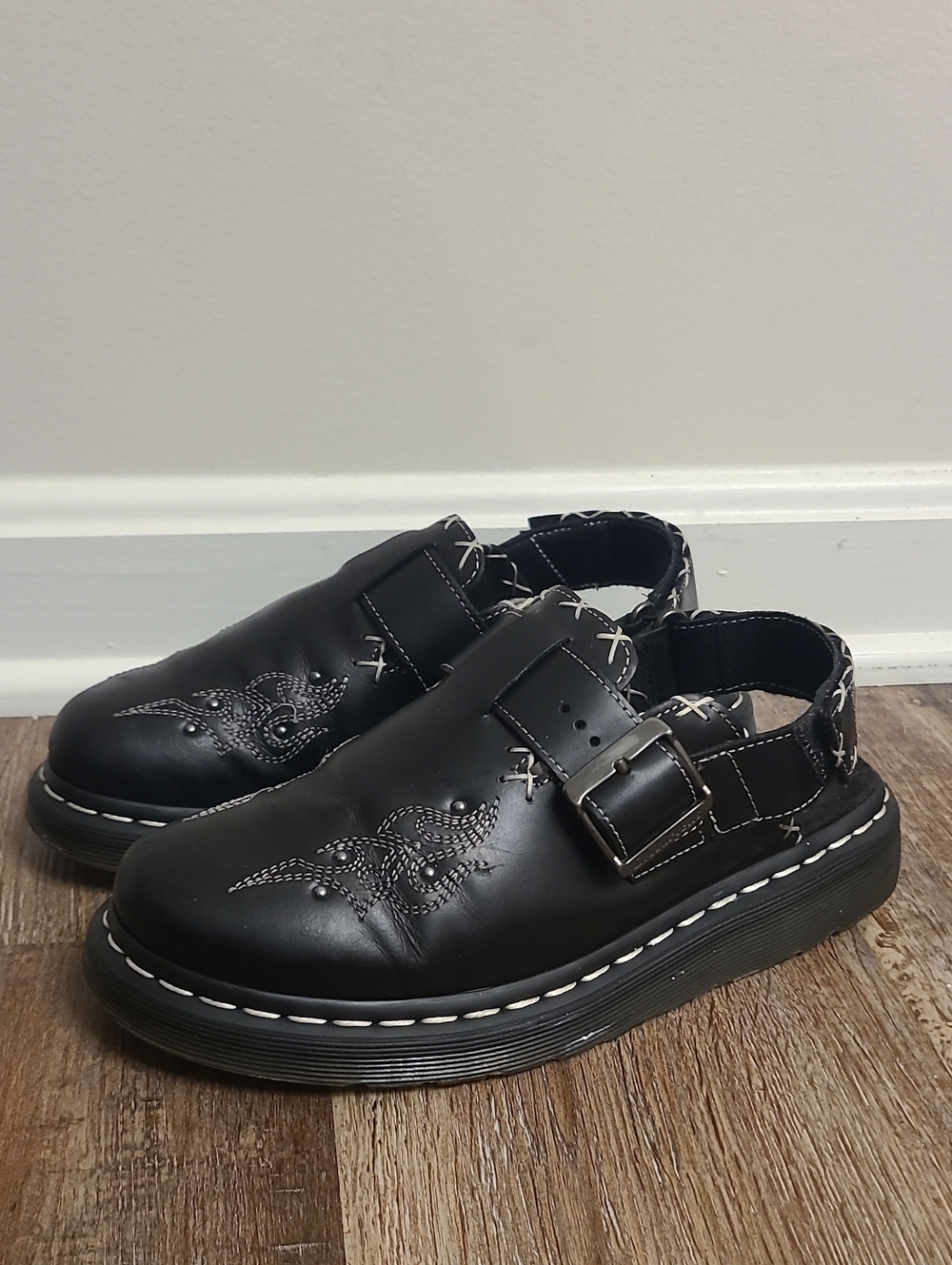 Dr. Martens Jorge Gothic Americana Clogs